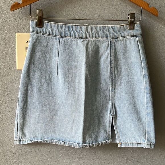 Forever 21 denim mini skirt - Picture 3 of 4